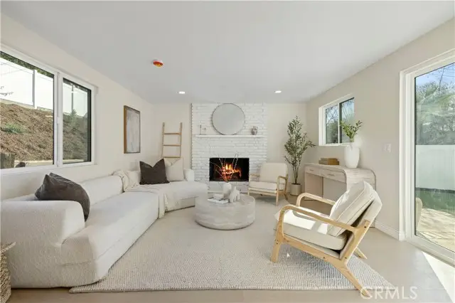 18640 Kimbrough Street, Santa Clarita, CA 91351 - Image #2