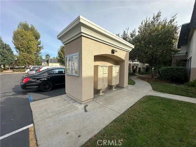 6561 Vanalden Ave #5, Reseda, CA 91335 - Image #1