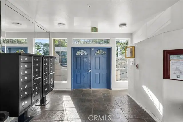 18347 Saticoy Street #24, Reseda, CA 91335 - Image #2