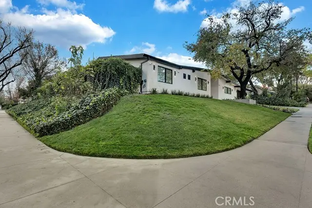 5330 Dubois Avenue, Woodland Hills, CA 91367 - Image #3