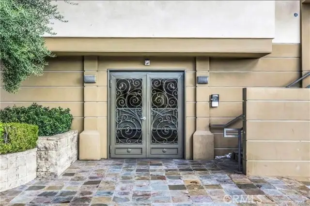 6800 Corbin, Reseda, CA 91335 - Image #1