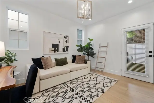 5248 Segals Way, Sherman Oaks, CA 91411 - Image #3