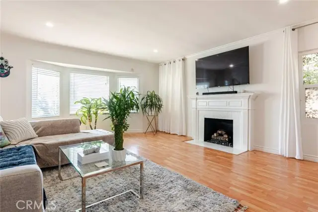 6220 Morella Avenue, North Hollywood, CA 91606 - Image #2