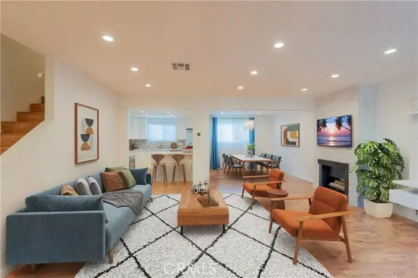 18550 Hatteras #16, Tarzana (los Angeles), CA 91356