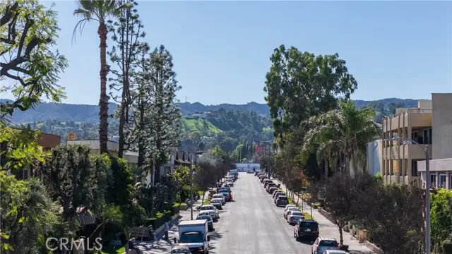 5414 Newcastle #8, Encino, CA 91316 - Image #2