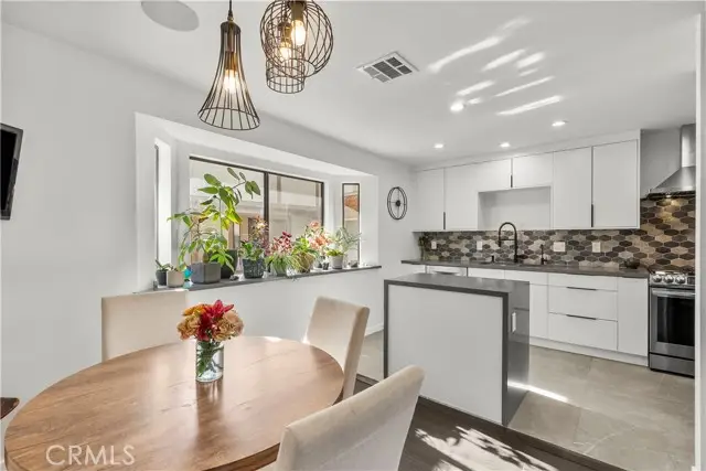 10229 Variel #12, Chatsworth, CA 91311 - #1