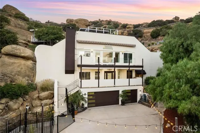 22870 Trigger Street, Chatsworth, CA 91311 - Image #1