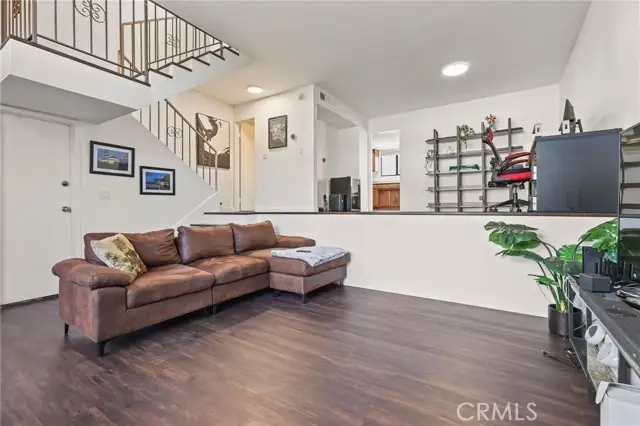 13243 Vanowen, North Hollywood, CA 91605 - Image #2