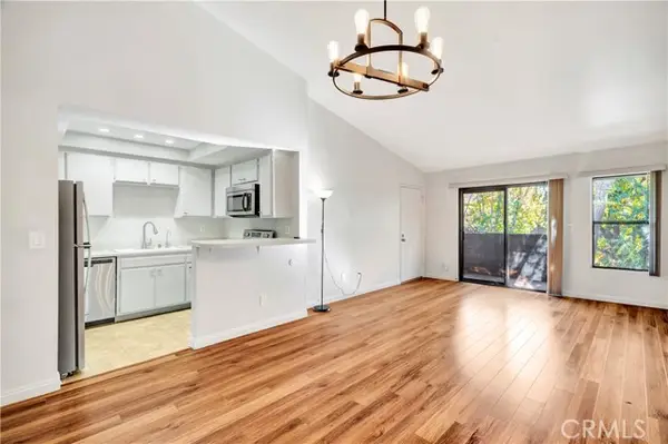 7308 Corbin Avenue #G, Reseda (los Angeles), CA 91335