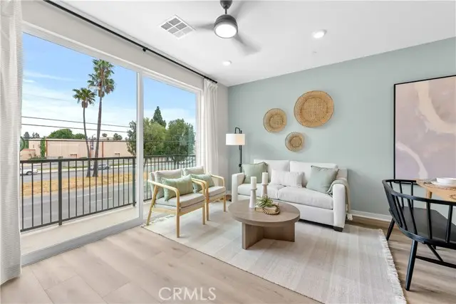 9423 N Sepulveda Blvd. #3, San Fernando Valley, CA 91343 - Image #3