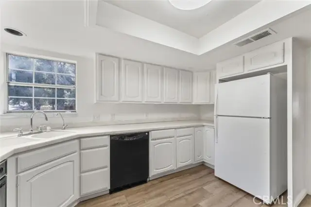 2411 Glacier Drive, Pine Mountain Club, CA 93225 - #3