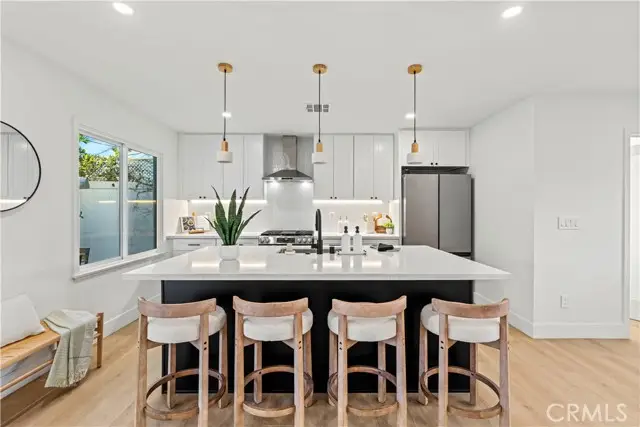 16951 Knapp Street, North Hills, CA 91343 - Image #3