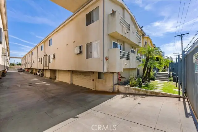 8800 Burnet Avenue #15, San Fernando Valley, CA 91343 - #3