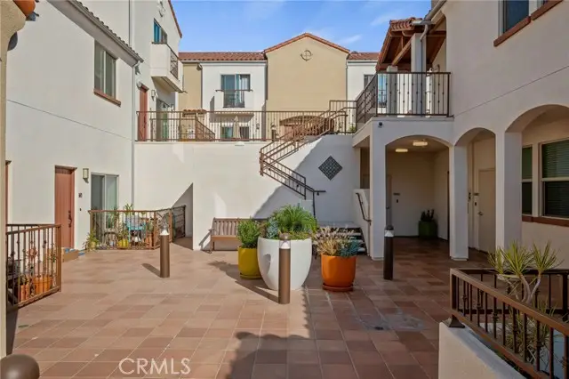 44 Coronado Street #202, San Buenaventura Ventura, CA 93001 - #3