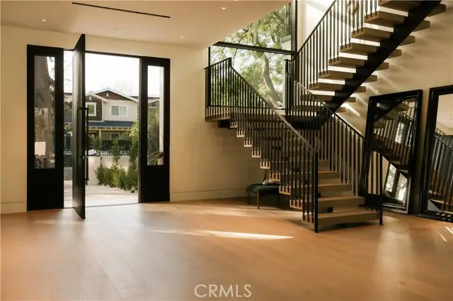 4634 Ethel Avenue, Sherman Oaks, CA 91423 - #3