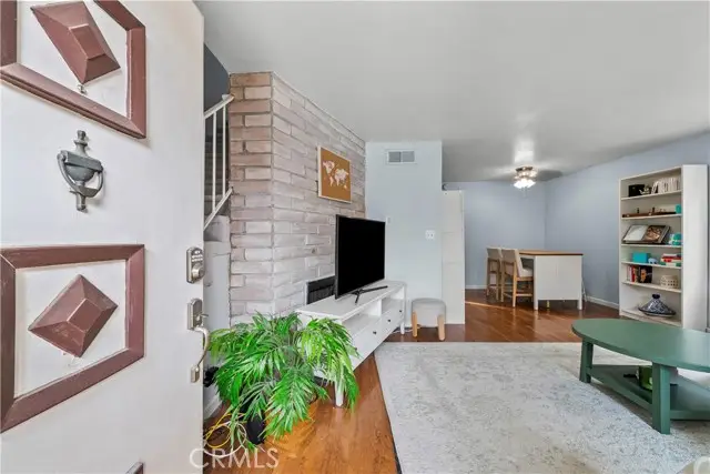 14435 Plummer #23, San Fernando Valley, CA 91402 - #3