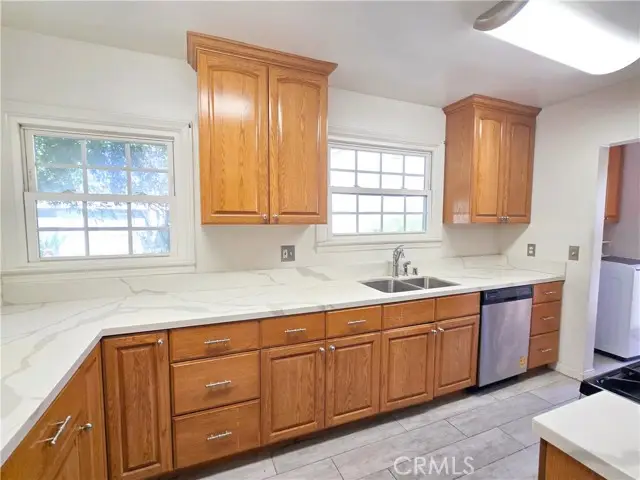 10126 Collett, North Hills, CA 91343 - Image #3