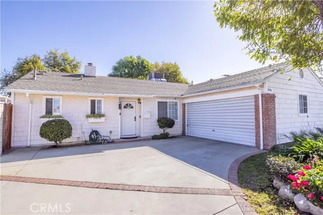 8006 Zelzah, Reseda, CA 91335 - #3