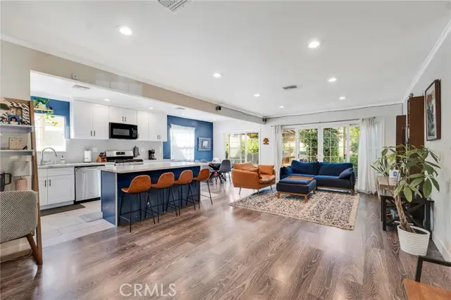 7037 Tunney Avenue, Reseda, CA 91335 - #3