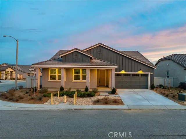 8812 W Dale Drive, Lancaster, CA 93536 - #2