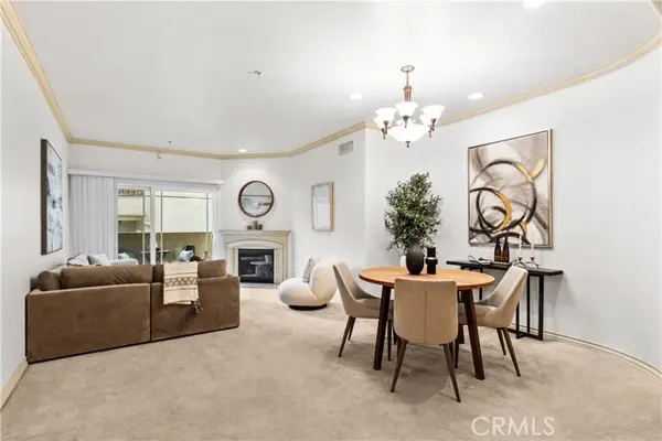 10715 Camarillo Street #203, North Hollywood (los Angeles), CA 91602