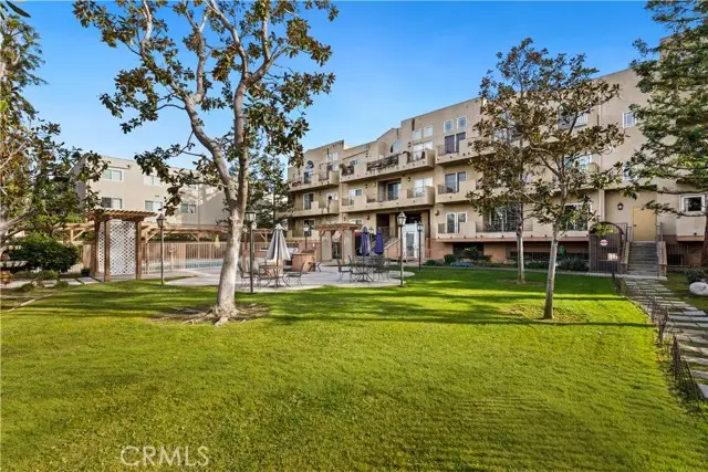 10715 Camarillo Street #203, North Hollywood, CA 91602 - #2