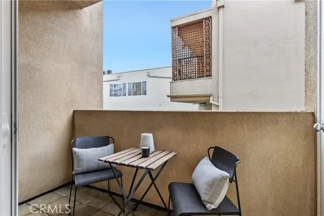 10715 Camarillo Street #203, North Hollywood, CA 91602 - #3