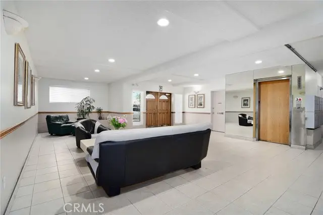 5400 Lindley Avenue #101, Encino, CA 91316 - #3