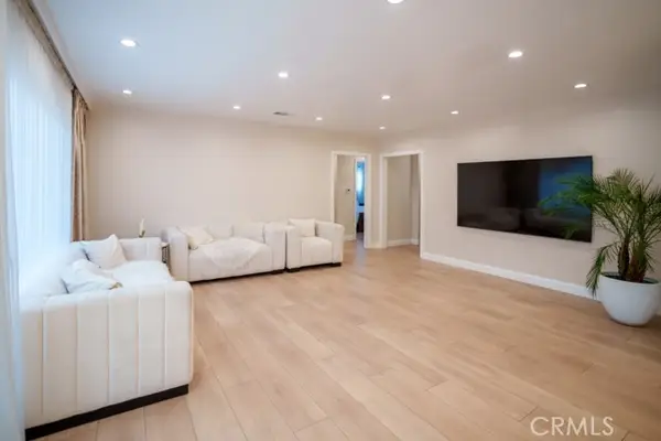 15500 Chatsworth, San Fernando, CA 91345