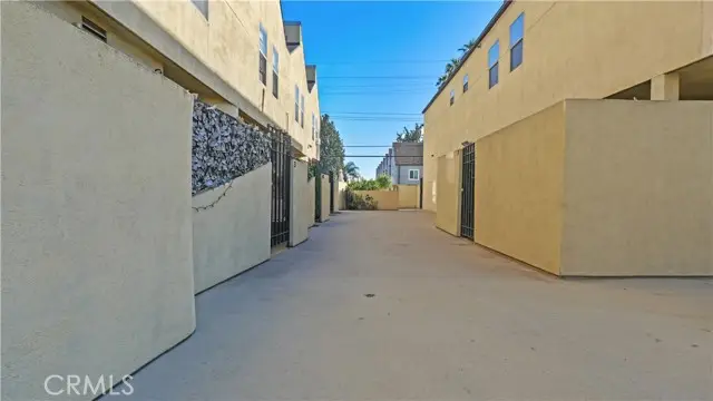 14256 Victory Boulevard #3, Van Nuys, CA 91401 - #1