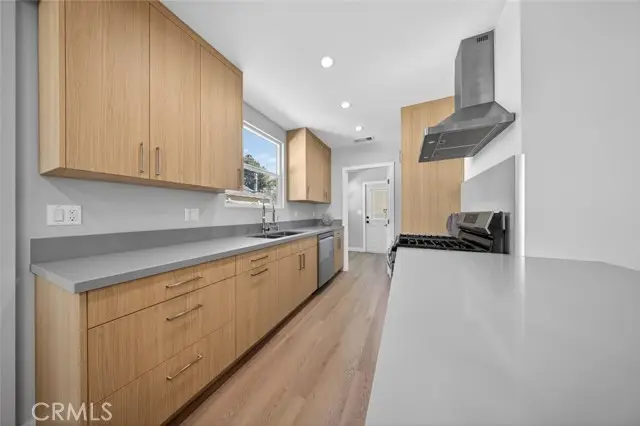 6820 Jellico Avenue, Van Nuys, CA 91406 - #3