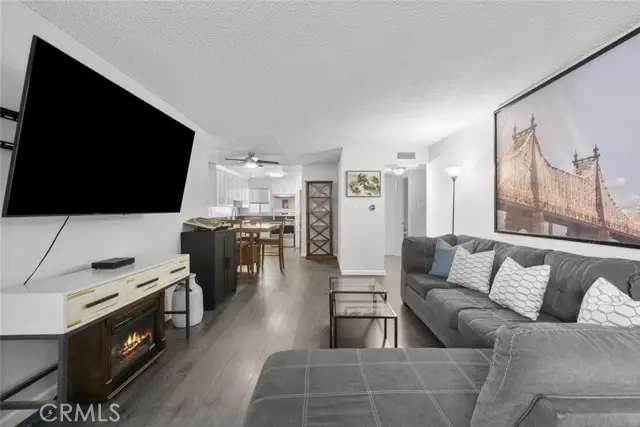 18555 Collins Street #C18, Tarzana, CA 91356 - #1