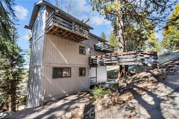 30901 Live Oak Drive, Running Springs, CA 92382