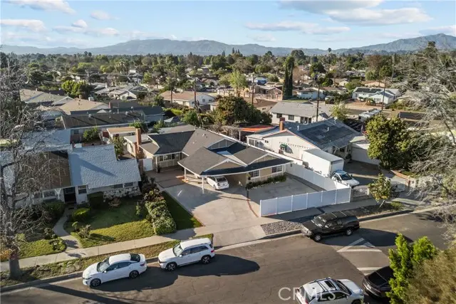 9559 Natick Avenue, San Fernando Valley, CA 91343 - #3