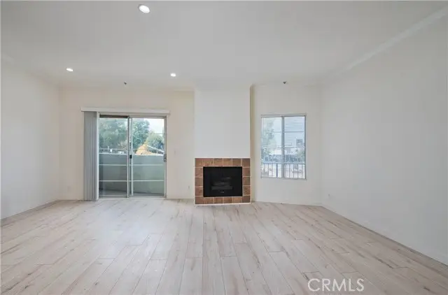 22809 Del Valle #8, Woodland Hills, CA 91364 - #3