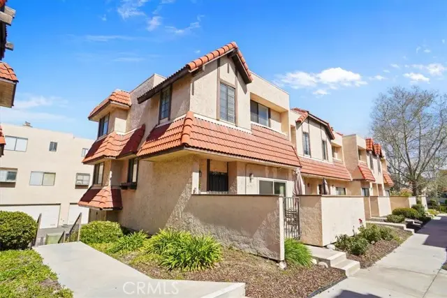 27617 Nugget Drive #1, Santa Clarita, CA 91387 - #1