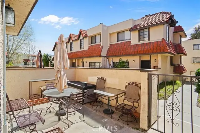 27617 Nugget Drive #1, Santa Clarita, CA 91387 - #2
