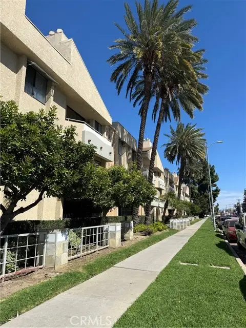 19009 Sherman #16, Reseda, CA 91335 - #1