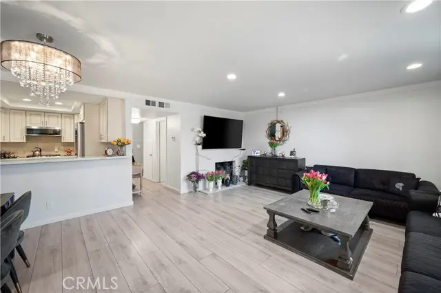 8435 Burnet #105, San Fernando Valley, CA 91343 - #1