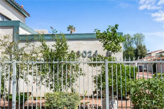 9024 Willis, San Fernando Valley, CA 91402 - #1