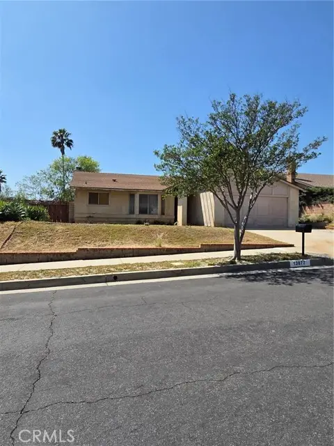 13877 Shablow Avenue, Sylmar (los Angeles), CA 91342