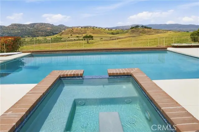 8767 Moorcroft Avenue, Canoga Park, CA 91304 - #3