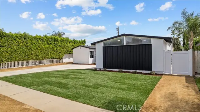 6902 Lasaine Avenue, Van Nuys, CA 91406 - #2