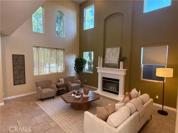 8501 Browns Creek, Canoga Park (los Angeles), CA 91304