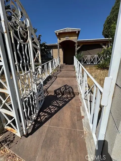 8149 Alcove, San Fernando Valley, CA 91605 - #1