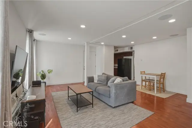 6151 Reseda Boulevard #13, Reseda, CA 91335 - #3