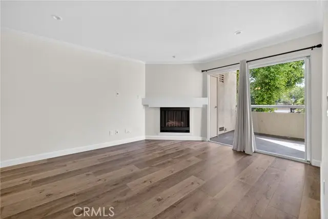 5520 Owensmouth Avenue #103, Woodland Hills, CA 91367 - #2