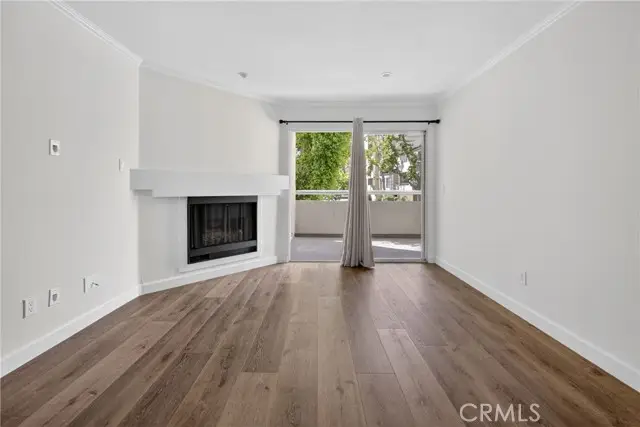 5520 Owensmouth Avenue #103, Woodland Hills, CA 91367 - #3