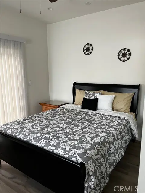 1013 E La Palma, Inglewood, CA 90301