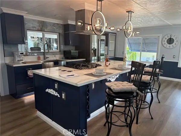 8801 Eton Avenue #64, Canoga Park (los Angeles), CA 91304